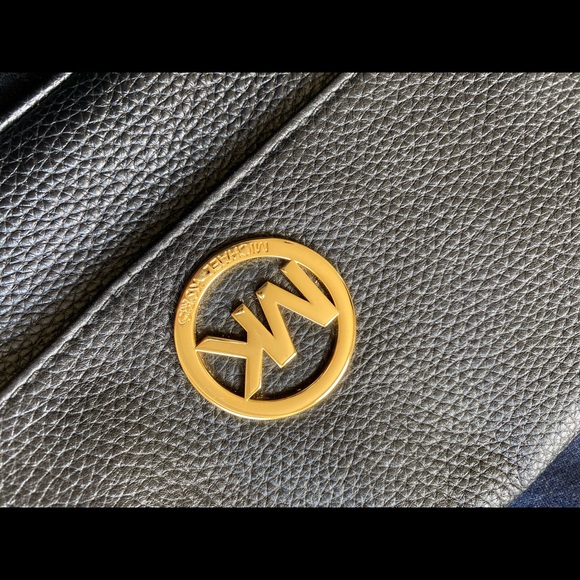 Michael Kors Fulton Small Shoulder Leather Bag - Picture 7 of 11